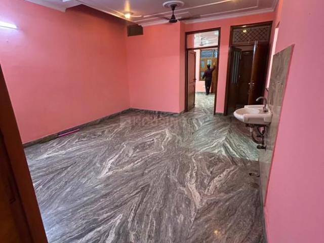 3 BHK Independent Builder Floor in Preet Vihar for rent New Delhi. The reference number is 20992067