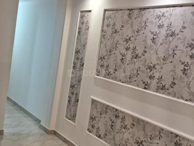 3 BHK Independent Builder Floor in Preet Vihar for rent New Delhi. The reference number is 21192468