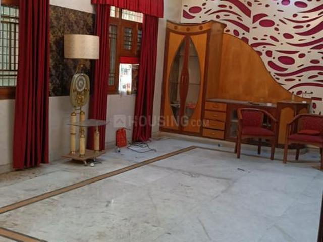 3 BHK Independent Builder Floor in Preet Vihar for rent New Delhi. The reference number is 21192655