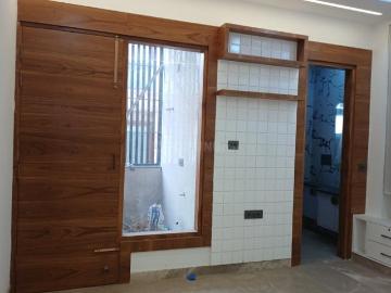 3 BHK Independent Builder Floor in Preet Vihar for resale New Delhi. The reference number is 19316717