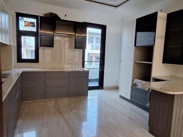 3 BHK Independent Builder Floor in Preet Vihar for resale New Delhi. The reference number is 19973170