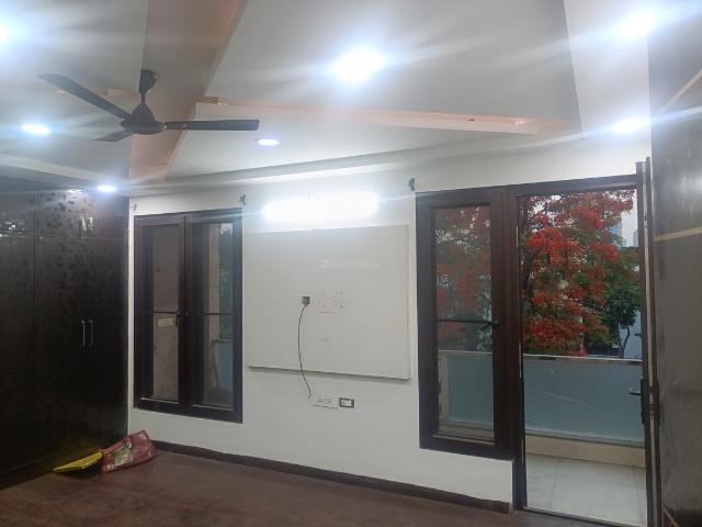 3 BHK Independent Builder Floor in Preet Vihar for resale New Delhi. The reference number is 20071625