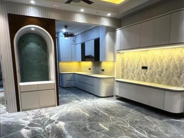 3 BHK Independent Builder Floor in Preet Vihar for resale New Delhi. The reference number is 20563721