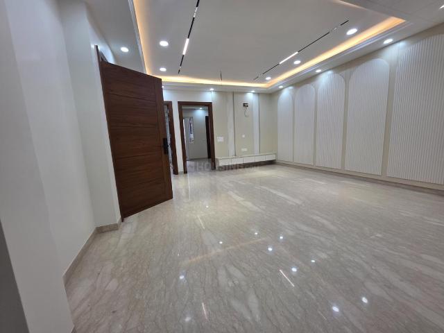 3 BHK Independent Builder Floor in Preet Vihar for resale New Delhi. The reference number is 20996903