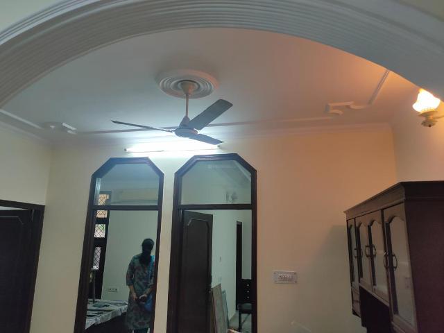 3 BHK Independent Builder Floor in Rajouri Garden for rent New Delhi. The reference number is 7089769