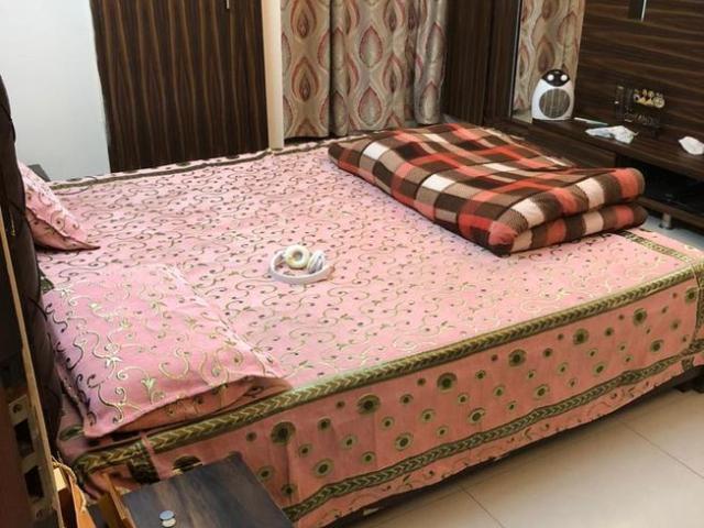 3 BHK Independent Builder Floor in Rajinder Nagar for rent New Delhi. The reference number is 8027142