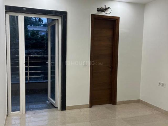 3 BHK Independent Builder Floor in New Rajinder Nagar for resale New Delhi. The reference number is 15885915