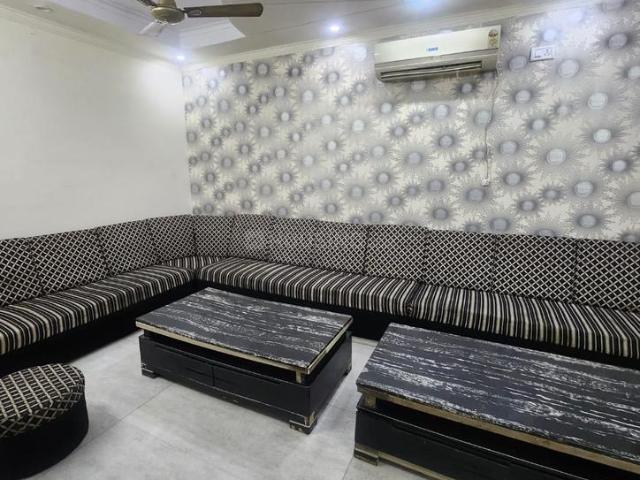 3 BHK Independent Builder Floor in Ramesh Nagar for rent New Delhi. The reference number is 20043423