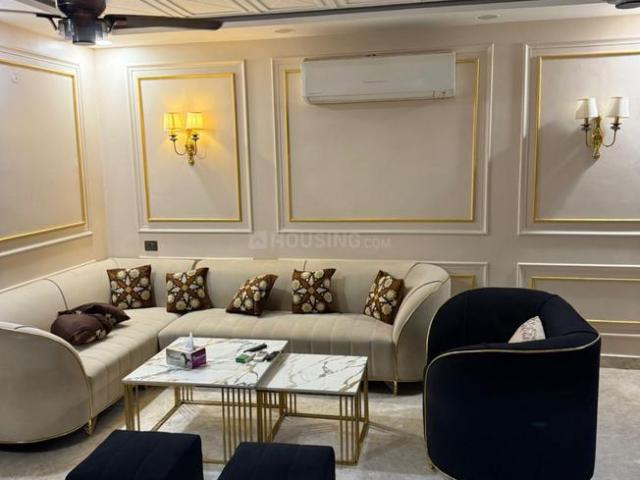 3 BHK Independent Builder Floor in Ramesh Nagar for rent New Delhi. The reference number is 21136083