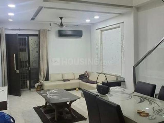 3 BHK Independent Builder Floor in Subhash Nagar for rent New Delhi. The reference number is 21300452