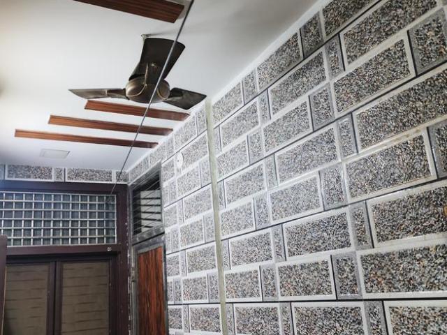 3 BHK Independent Builder Floor in Subzi Mandi for resale New Delhi. The reference number is 18782506