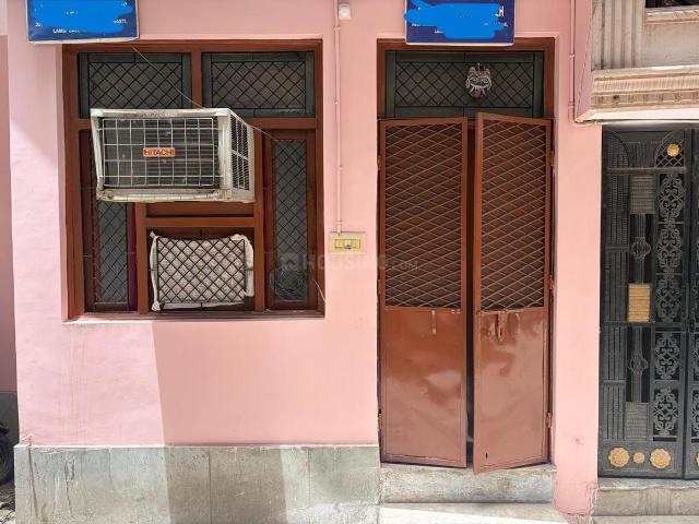 3 BHK Independent Builder Floor in Subzi Mandi for resale New Delhi. The reference number is 20321041