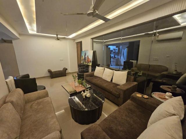 3 BHK Independent Builder Floor in Sushant Lok Phase 1 for rent Gurgaon. The reference number is 16885440