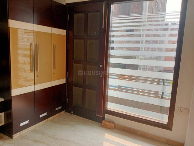 3 BHK Independent Builder Floor in Surajmal Vihar for rent New Delhi. The reference number is 18660994