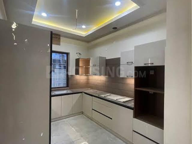 3 BHK Independent Builder Floor in Surajmal Vihar for rent New Delhi. The reference number is 20529657