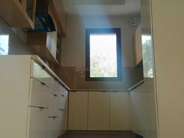 3 BHK Independent Builder Floor in Surajmal Vihar for resale New Delhi. The reference number is 16923399