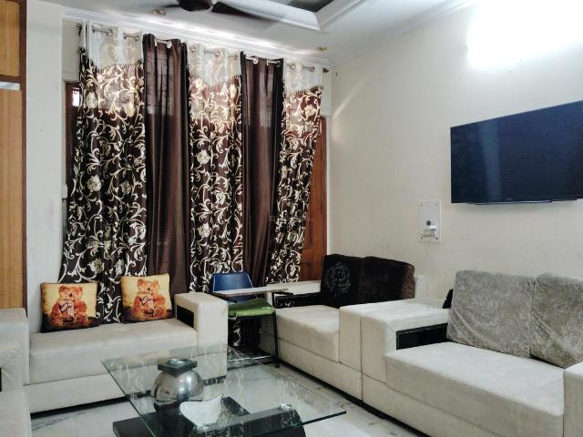 3 BHK Independent Builder Floor in Saket for resale New Delhi. The reference number is 17238900