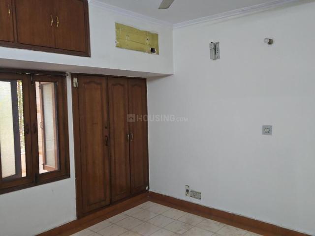 3 BHK Independent Builder Floor in Sarita Vihar for resale New Delhi. The reference number is 19707543