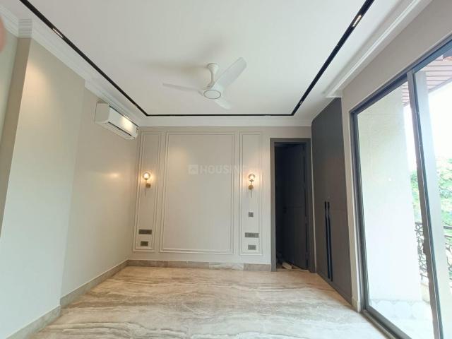 3 BHK Independent Builder Floor in Sarvapriya Vihar for resale New Delhi. The reference number is 20399637