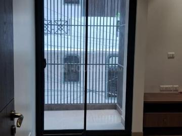 3 BHK Independent Builder Floor in Sarvodaya Enclave for resale New Delhi. The reference number is 19793238