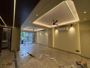 3 BHK Independent Builder Floor in Sarvodaya Enclave for resale New Delhi. The reference number is 20159624