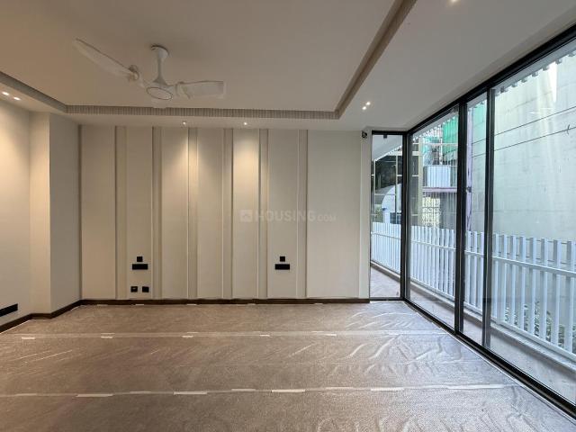 3 BHK Independent Builder Floor in Sarvodaya Enclave for resale New Delhi. The reference number is 20875724