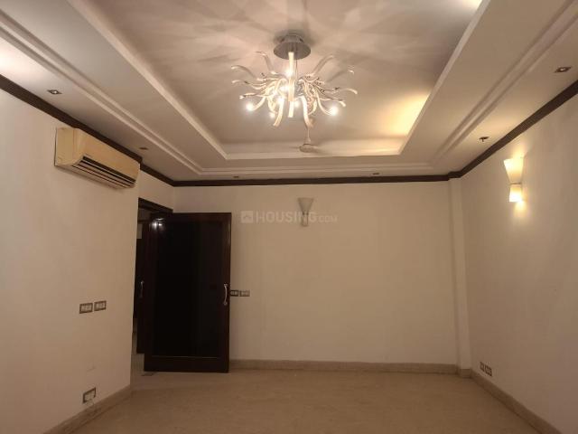 3 BHK Independent Builder Floor in Sarvodaya Enclave for resale New Delhi. The reference number is 20877610
