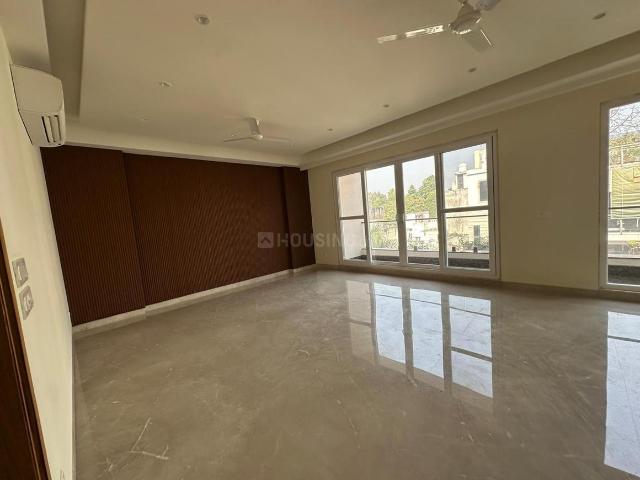 3 BHK Independent Builder Floor in Sarvodaya Enclave for resale New Delhi. The reference number is 20880190