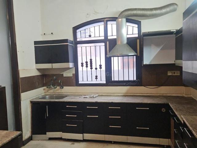 3 BHK Independent Builder Floor in Sector 45 for rent Noida. The reference number is 18709320
