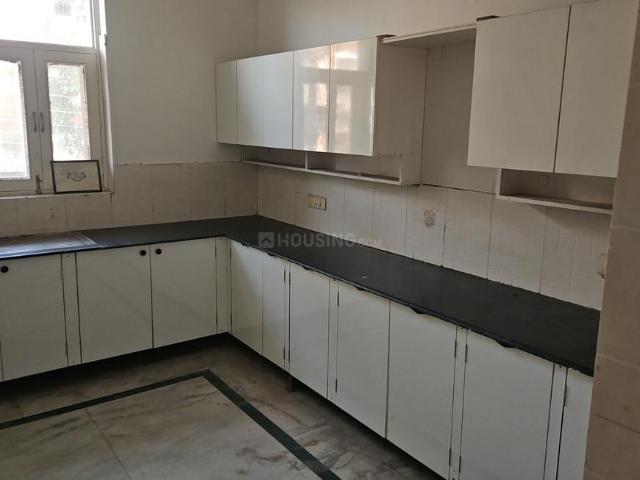 3 BHK Independent Builder Floor in Sector 48 for rent Noida. The reference number is 18716571