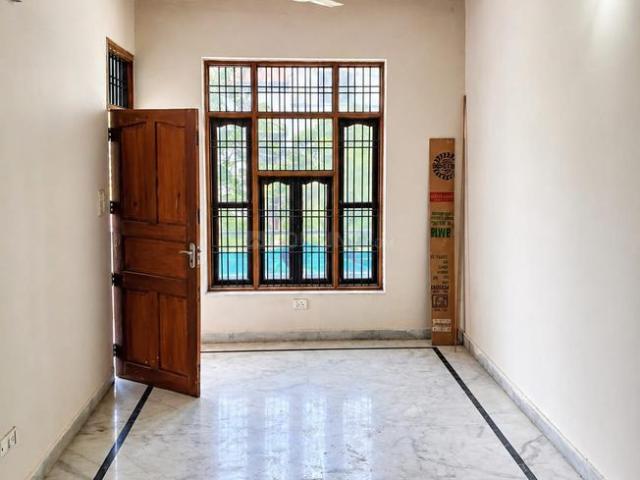 3 BHK Independent Builder Floor in Sector 49 for rent Faridabad. The reference number is 20090398