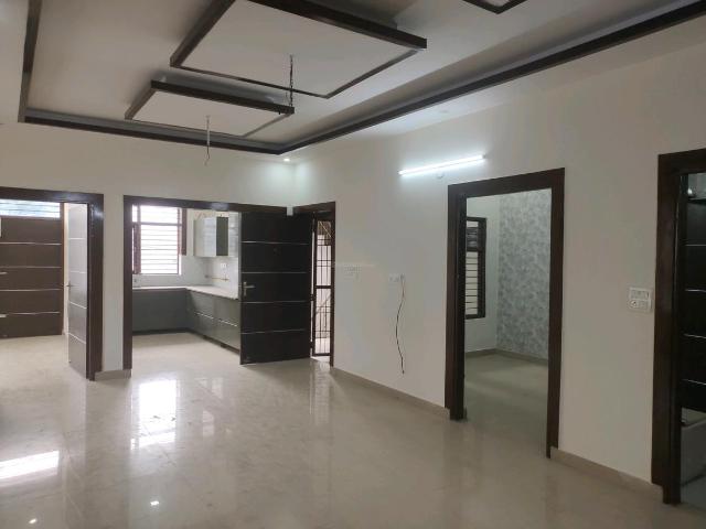 4 BHK Independent Builder Floor in Sector 49 for resale Faridabad. The reference number is 21121873