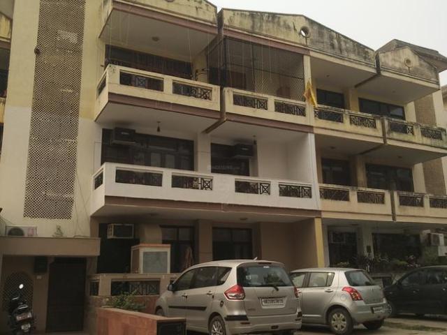 3 BHK Independent Builder Floor in Sector 52 for resale Gurgaon. The reference number is 19708842