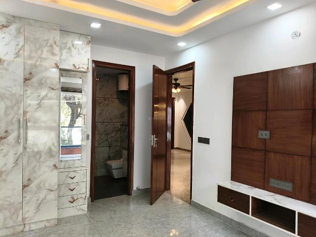 3 BHK Independent Builder Floor in Sector 57 for resale Gurgaon. The reference number is 20857075