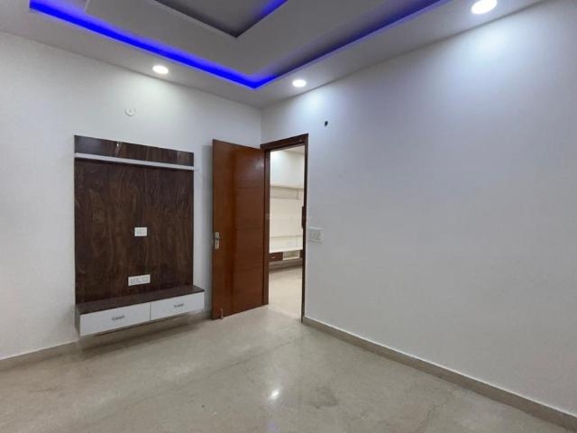 3 BHK Independent Builder Floor in Sector 5 Rohini for rent New Delhi. The reference number is 21131285
