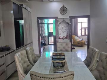 Flat for sale in Sadar Bazar Delhi - Garden