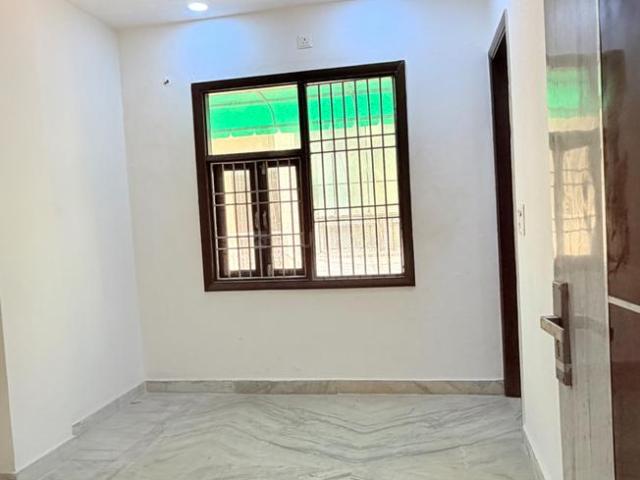 3 BHK Independent Builder Floor in Sector 7 Rohini for resale New Delhi. The reference number is 20035479