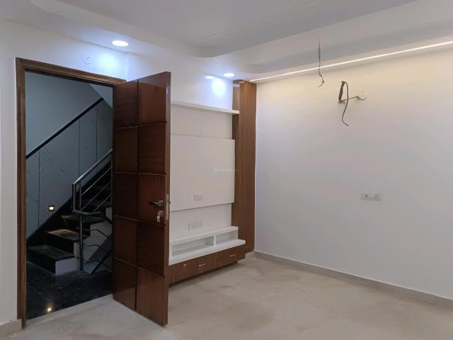 3 BHK Independent Builder Floor in Sector 7 Rohini for resale New Delhi. The reference number is 19394000
