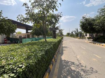 3 BHK Independent Builder Floor in Sector 83 for resale Faridabad. The reference number is 20124091