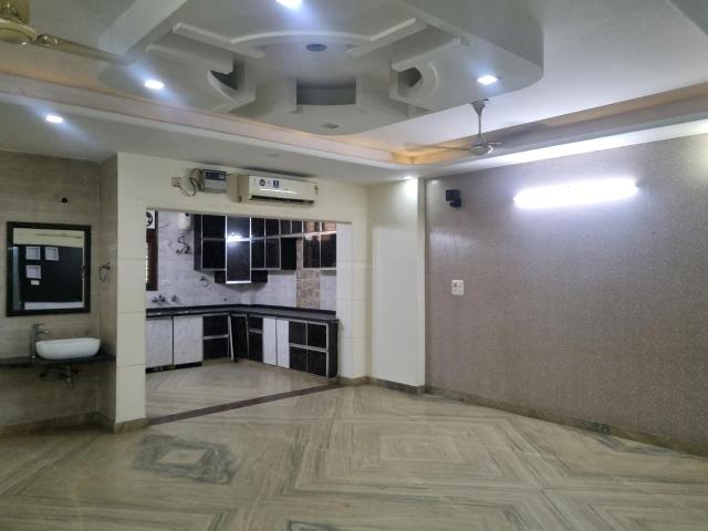 3 BHK Independent Builder Floor in Sector 8 Dwarka for rent New Delhi. The reference number is 17598955