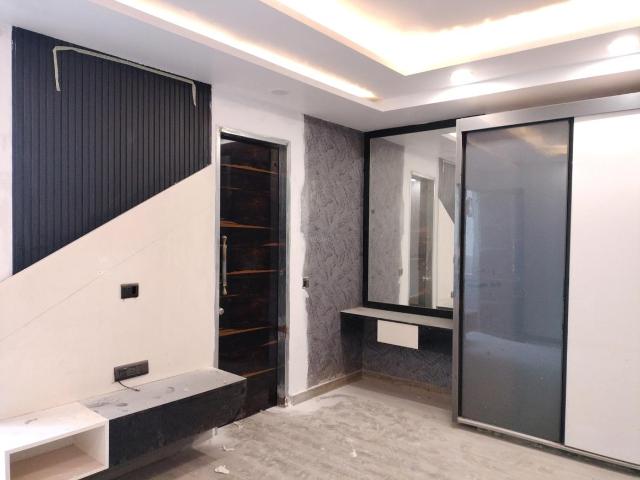 3 BHK Independent Builder Floor in Sector 8 Dwarka for resale New Delhi. The reference number is 19890127
