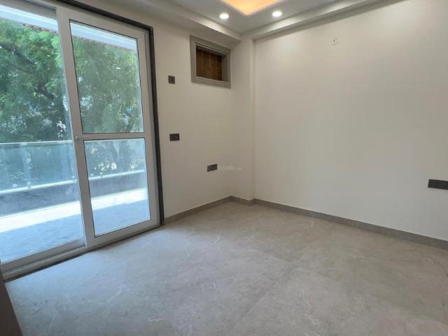 3 BHK Independent Builder Floor in Sector 8 Dwarka for resale New Delhi. The reference number is 20767619