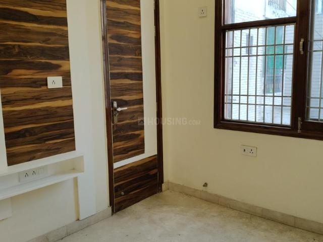3 BHK Independent Builder Floor in Sector 8 Rohini for rent New Delhi. The reference number is 19448300