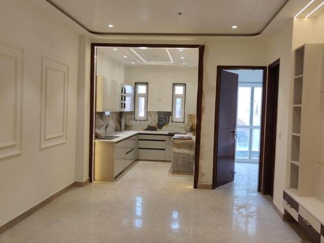 3 BHK Independent Builder Floor in Sector 8 Rohini for rent New Delhi. The reference number is 21115320