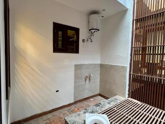 3 BHK Independent Builder Floor in Sector 100 for rent Noida. The reference number is 20792918
