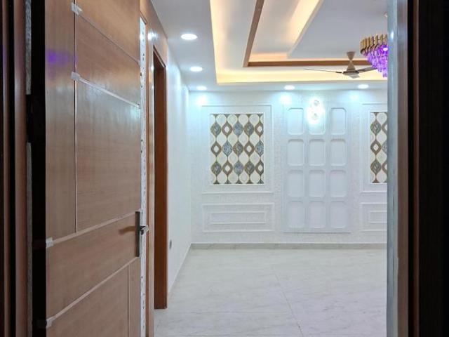 3 BHK Independent Builder Floor in Sector 104 for resale Noida. The reference number is 21197457
