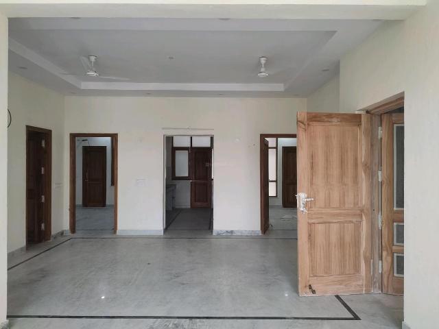 3 BHK Independent Builder Floor in Sector 108 for rent Noida. The reference number is 16526521