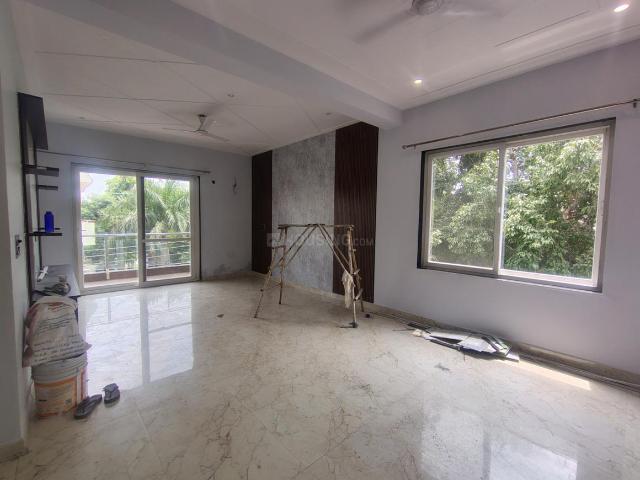 3 BHK Independent Builder Floor in Sector 10 for rent Gurgaon. The reference number is 21120571