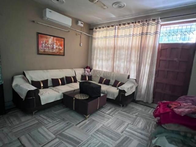 3 BHK Independent Builder Floor in Sector 10A for rent Gurgaon. The reference number is 20833864