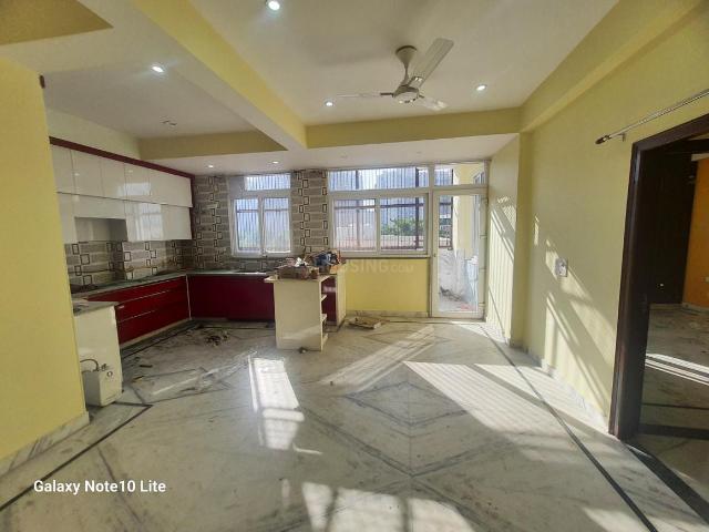 3 BHK Independent Builder Floor in Sector 122 for rent Noida. The reference number is 13785709